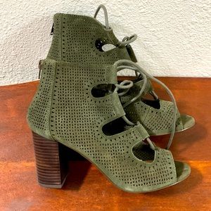 Crown Vintage Booties💎